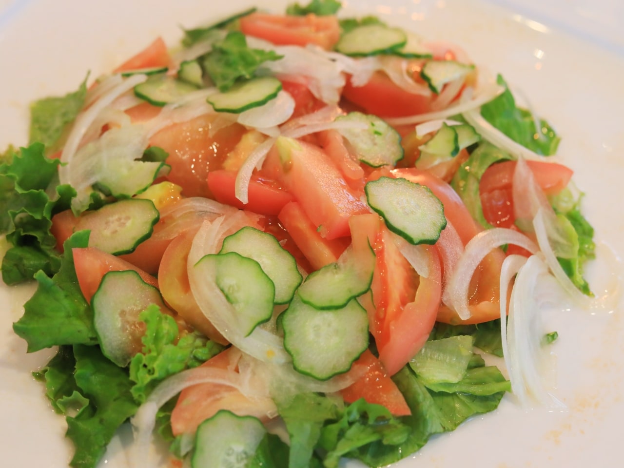 手作りお惣菜には自家栽培の野菜を使用